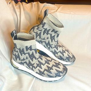 Karl Lagerfeld nylon slip on sneaker boots, so comfortable! 5.5; black & grey